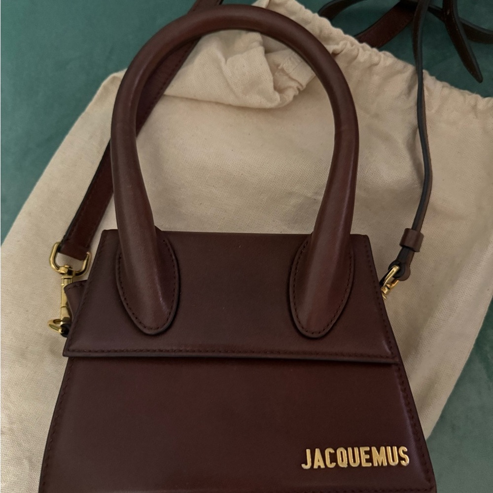 Jacquemus The medium Chiquito bag in brown